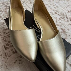 New Naturalizer Women's 9M Tamara Champagne Gold Slip On Pointed Toe Flats Shoes